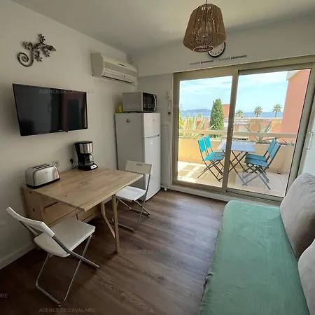 Apartment A 100m Et Commerces Avec Climatisation Et Parking - Fr-1-100-326 *